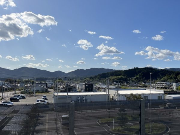 ＊防災集団移転にあわせて内陸側に高架移転したJR常磐線