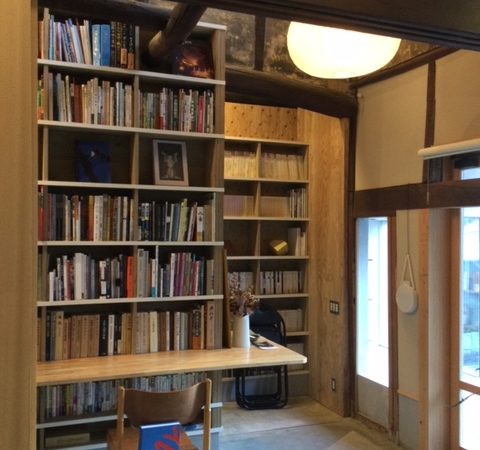 「お寺として町の人々の役に立ちたい」という思いから生まれたふるえる書庫