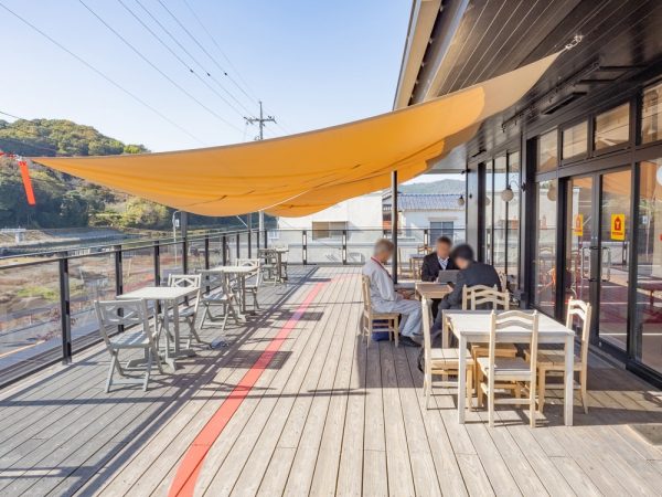 道の駅 山陽道やかげ宿：重伝建の基準に沿って新築された「やかげ西町イベント広場」