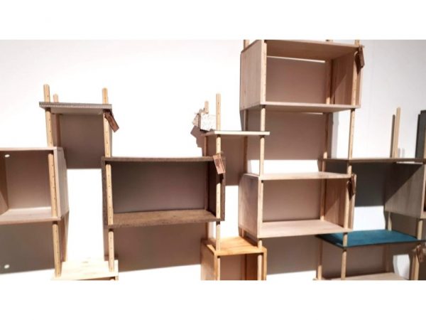 消防ホースを再利用して作った「Eversom」デザインの椅子（出典：Eversomのホームページより） 