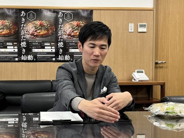 石丸伸二(いしまる・しんじ) ／1982年安芸高田市生まれ。京都大学経済学部卒業(2006年3月)三菱UFJ銀行入行(2006年4月-2020年7月)安芸高田市長に当選(2020年8月)