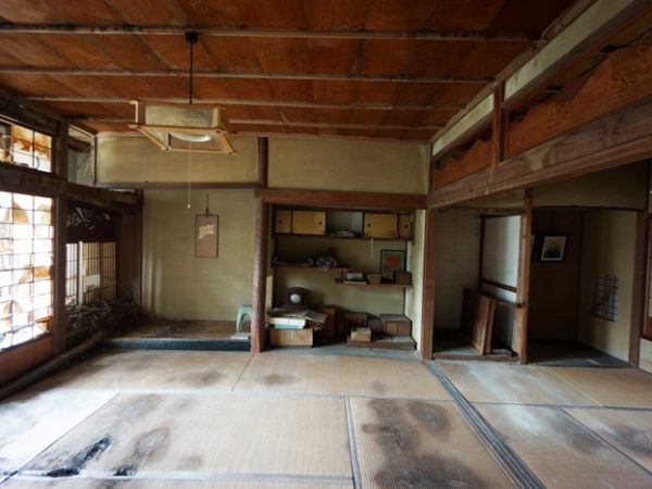 現在は樹木が成長、外からは建物が見えにくい状態になっている