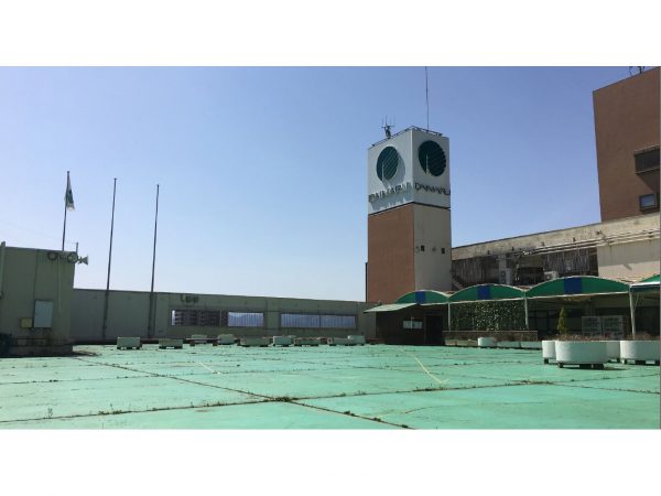 左から、株式会社まるにわ　取締役専務 谷口俊博氏（hac design office）と同社 代表取締役・齋藤浩文氏（株式会社鳥取銀行）。谷口氏は初期からの立ち上げメンバーで、マーチングビル内にオフィスを構えている