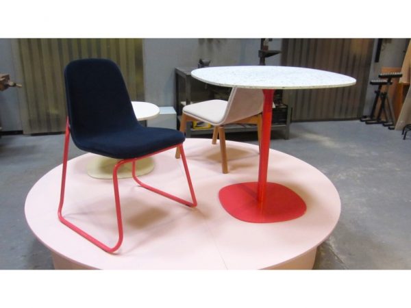 消防ホースを再利用して作った「Eversom」デザインの椅子（出典：Eversomのホームページより） 