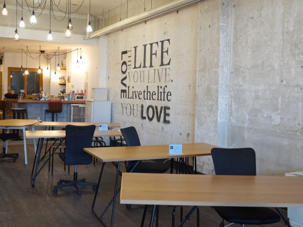 マーチングビルの入り口