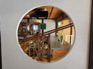 「暮らり」2階。建物の良さはそのまま活かした