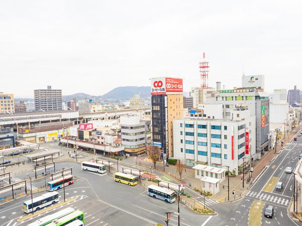 伏見町の様子。左端に見えるのがJR福山駅、下側は駅前ロータリー
