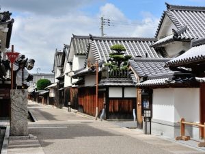 大阪東部の河内エリアは北と南で文化も気質もまったく違う。その中でも主に南河内エリアの人たちが使う言葉が、いわゆる河内弁である。「ワレ」「なにさらしとんねん」など個性の強い「河内弁」を調べてみた。