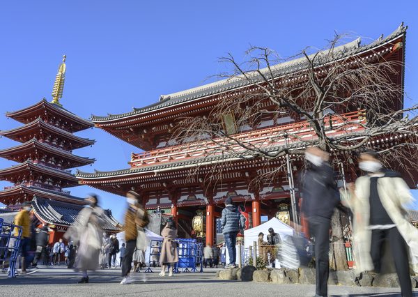 中野長者が帰依した浅草観音堂（浅草寺）の境内