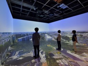 URまちとくらしのミュージアム内の「URシアター」は4面の大迫力スクリーン