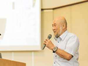 浜名さんからはかわら版を通じた学園町の住民特性についての話があった　写真/@chibaaiko