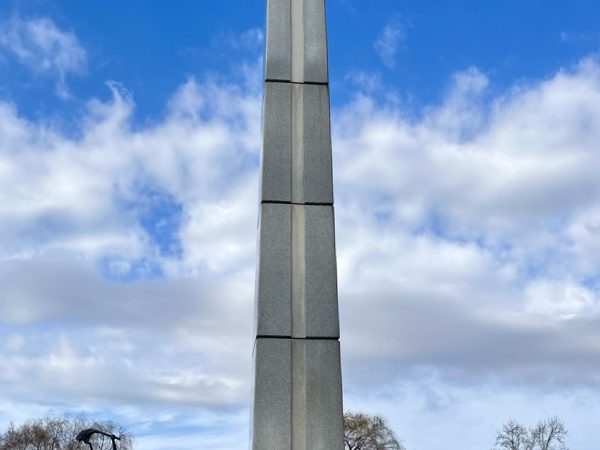 開成山公園モニュメント 開拓者の群像（2023年12月撮影）