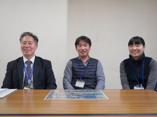 左から、徳島県県土整備部 運輸政策課 港にぎわい振興室 室長 村上宗用氏、室長補佐 益田裕行氏、主任主事 畠中恵氏