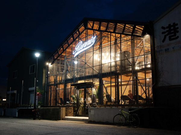 対岸からの風景（写真提供：NPO法人アクア・チッタ）