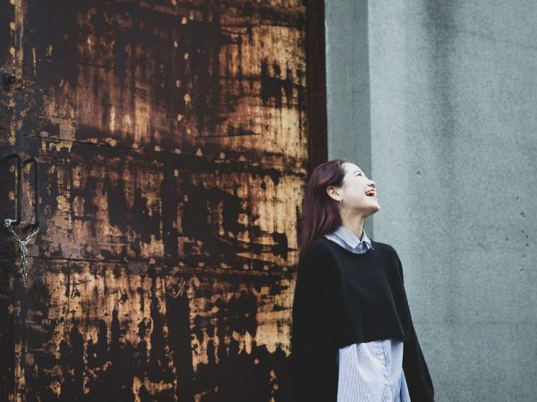 万代中央ふ頭、中通りの風景（写真提供：NPO法人アクア・チッタ）