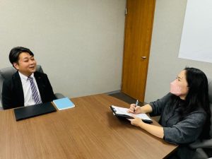 「NPOが持続的に事業を進めていけるだけの資金源がないのが、一番の課題」と語る場面も。居住支援を通じて社会福祉の多用な側面を見ている