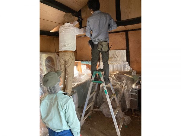 空き家朝活の様子（提供：倭文西まちづくり協議会）