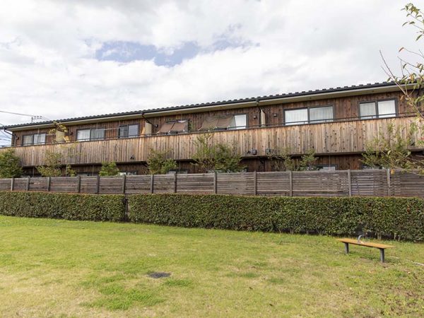 「夢・建築工房が埼玉県東松山市に建てた高性能賃貸 弐弍番町アパートメント」（撮影：
片岡和志）