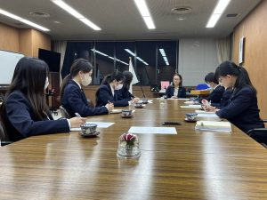 仕事だけでなく、就活、キャリア形成と話題は尽きない