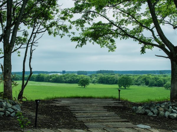 ゲストはこの風景の中で、自身の“開拓”を考える