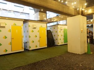 トイレ。水場は敷地内に用意されている