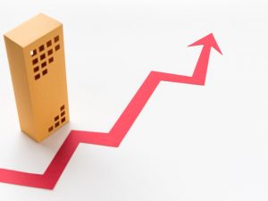 円安による「輸入建築資材の価格高騰」「輸送コストの上昇」、更には「建設業界の2024年問題」などもあり建設コストは現在も上昇傾向にある