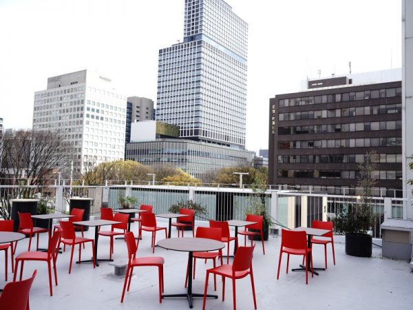 運営ディレクターの中村政人氏が所有する1970年誕生のセキスイハイムM1。車輪をつけて可動できるようにしてある