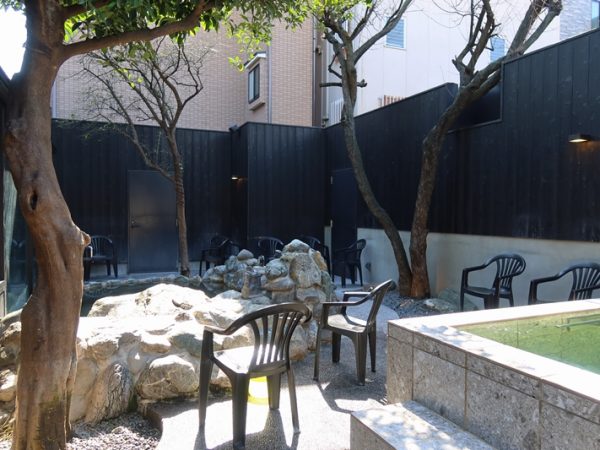 サウナは業界の著名人に監修を依頼、男女ともに設置した