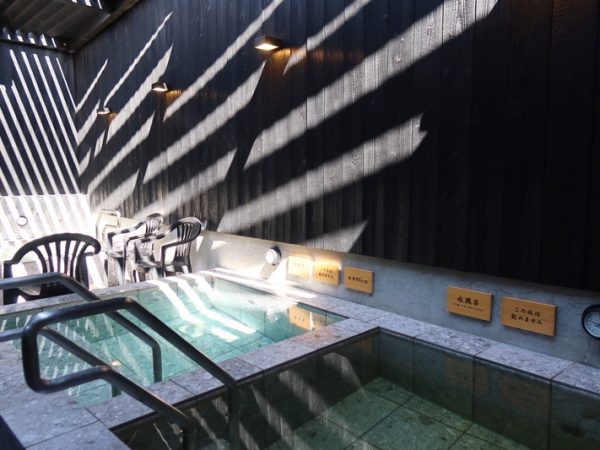 サウナは業界の著名人に監修を依頼、男女ともに設置した