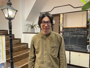 みしますきーメンターのひとり、ゲストハウスgiwa・ワーカーズリビング三島クロケットの山森達也さん。東京から三島市に移住し、三島市で起業した人物だ。「自分が起業したときのことを思い出し『こういうことに悩んでいたな』『こんなことが大変だったな』と振り返りながらお話ししました。ほかのメンターさんたちのお話は、私も非常に勉強になりましたし、いい刺激をもらいました」と山森さん