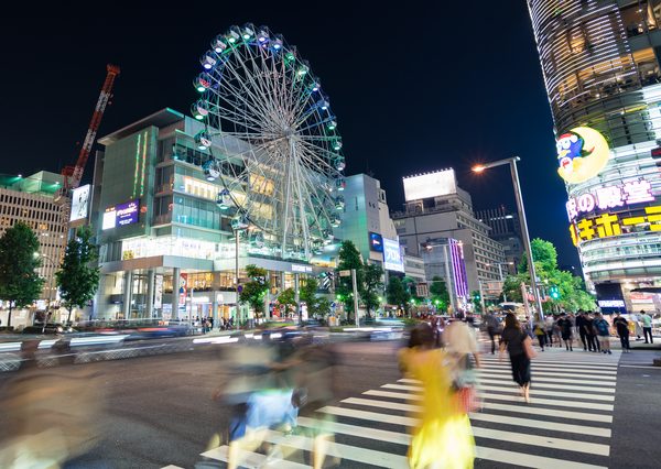 名古屋市中区にある錦通と錦通大津交差点
