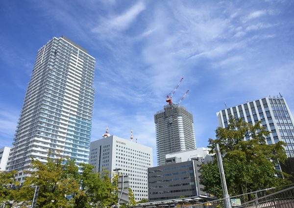 札幌中心部の再開発。札幌駅北口周辺に立つタワーマンション