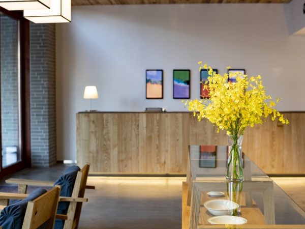 単に泊まるだけの場所ではなく、地域の文化、情報も発信する場所を目指した