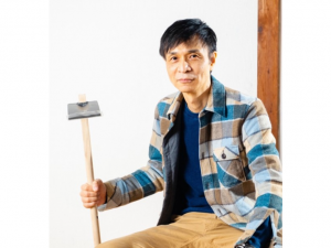 <b>小沢理市郎氏</b>：会津若松市出身。東京都立大学建築学科卒業後、都市計画コンサルタント、金融系シンクタンクを経て現職。建築・不動産・金融を切り口として、都市・住宅・不動産政策、不動産マーケットリサーチ、低未利用不動産再生を切り口としたまちづくりに従事する。合同会社鍬型研究所代表、一般社団法人タガヤス代表理事、株式会社地域デザインラボさいたまシニアアドバイザー、公益財団法人未来工学研究所研究参与。著書に、「安心の設計」中央公論新社（読売新聞社会保障部編集）（共著）、「空き家問題対策がよくわかる本」経済法令研究会（共著）、「地域創生と未来志向型官民連携」DBJBOOKs（共著）。
