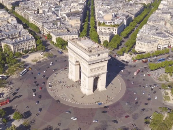 パリ凱旋門の環状交差点