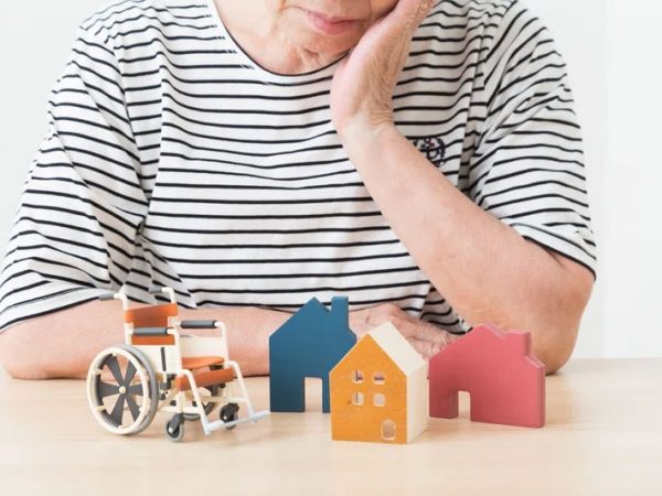 高齢者をめぐる住まいには多くの課題がある