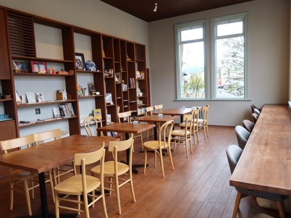 ロビーに置かれたネコ会員募集の告知。ご近所にこんな映画館があって気軽に見られる仕組みは映画好きにはたまらないだろう