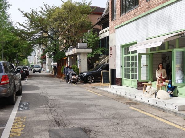 何ケ所かには鉄道跡地であることが分かるようなモニュメントが置かれていた