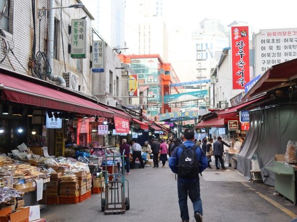 新しいほうのソウル駅。都心部とは反対側の入口周辺
