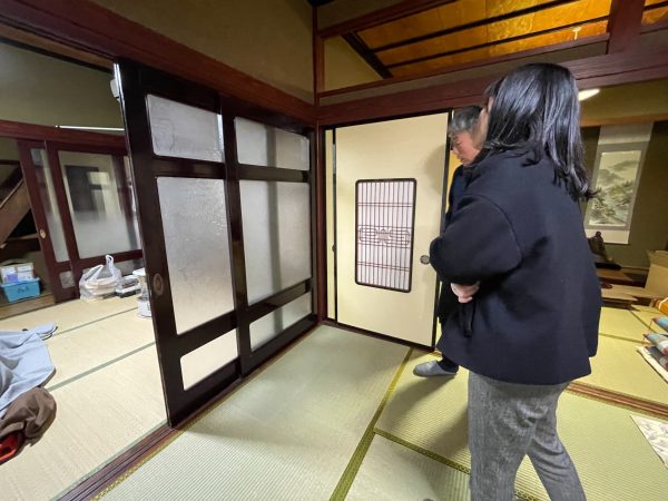 能登半島地震の際に、沼田さんの実家付近に生じた地割れの様子（写真／VUILD）