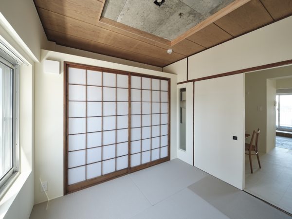 もう一部屋の和室は趣を残したまま、改装　撮影/中村晃