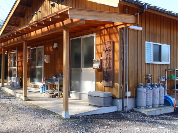 子ども達の送迎を担っているのはこのバス