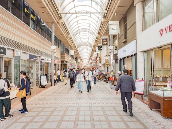 武蔵小山駅東口と駅ビルに入る商業施設「etomo（エトモ）」