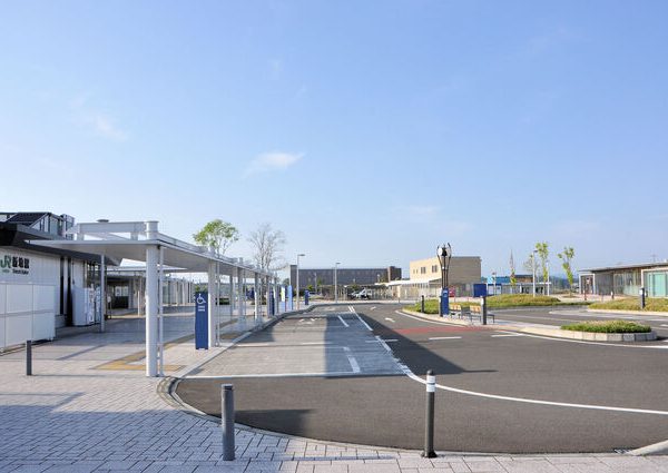 東日本大震災の津波で被災し、移転新築された新地駅