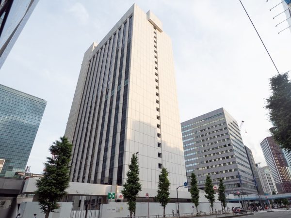 田町駅西口に立つ「田町タワー」