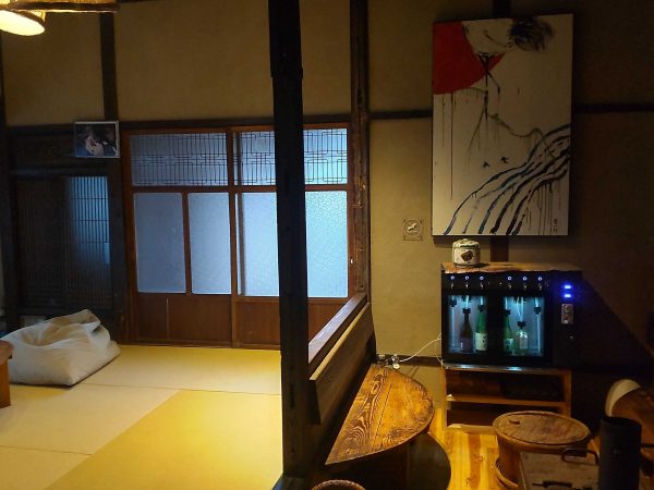 醸造場の奥には、杜氏が休憩をしたり寝泊まりしていた居間がある