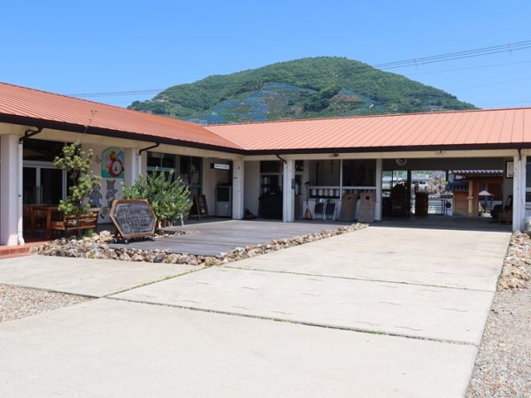 ノムクラフトが入っている施設全景。手前にビアバーが入っており、ノムクラフトはその隣にある