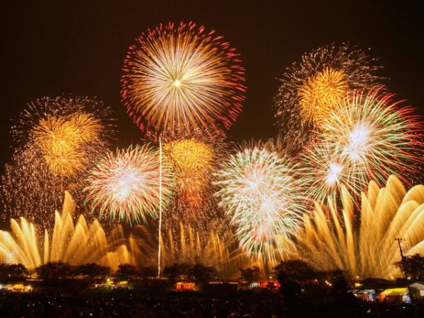 日本三大花火大会のひとつ、大曲の「全国花火競技大会」