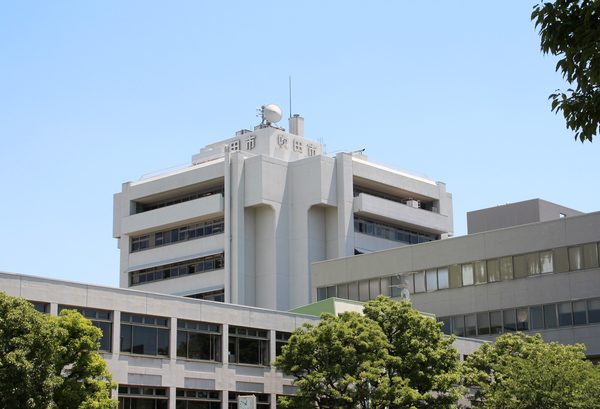 大阪府吹田市役所。2020年、吹田市は中核市に移行した