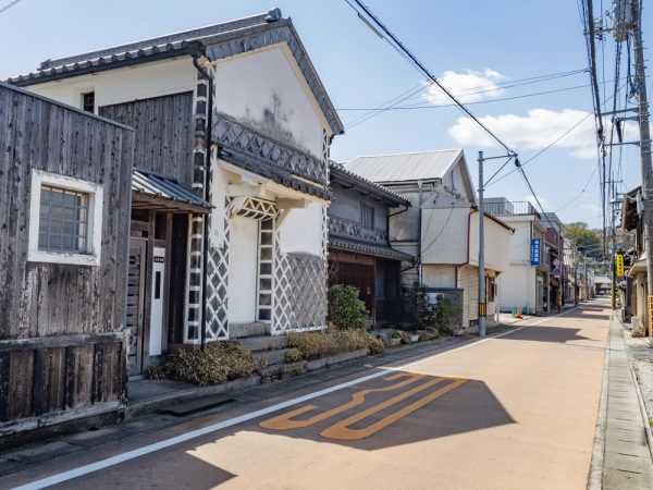 昭和の雰囲気が色濃く残る通町商店街